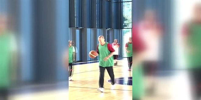 AK Parti'li Varank, Erdoğan'ın basketbol oynarken görüntülerini paylaştı