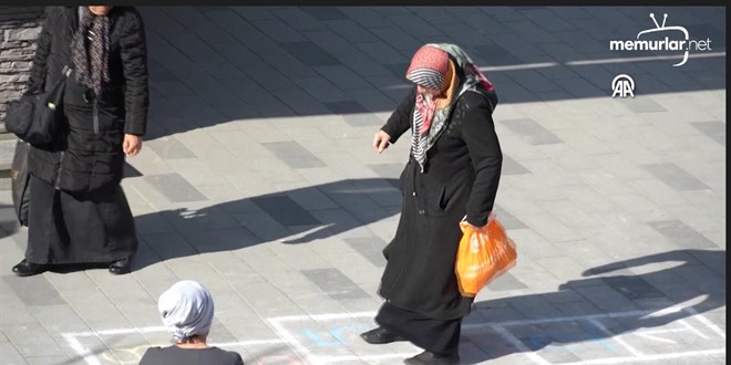 Seksek oyunu Düzce'de vatandaşları çocukluklarına götürdü