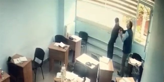 Kurs merkezinde dehşet anları: Sınıfa girip öğrenciye saldırdı