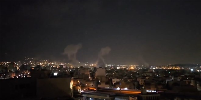 Tahran'da yeniden patlama sesleri duyuldu