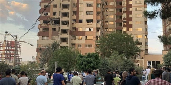İsrail, İran devlet televizyonu binasını vurdu