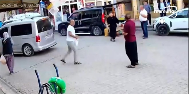 Adana'da 4,5 büyüklüğünde deprem (Güvenlik Kamerası)