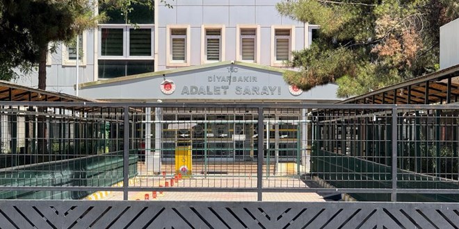 Kardeşlerine 'hayvan dışkısı yedirdiği iddiasıyla' gözaltına alınan ağabeye adli kontrol
