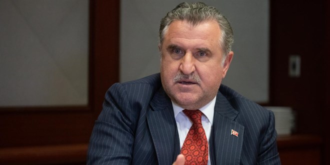 Bakan Bak, hentbolda S�per Kupa �ampiyonu Armada Praxis Yal�kavakspor'u kutlad�