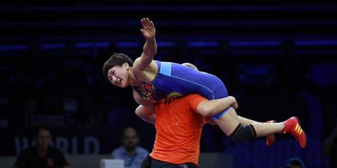 Milli sporcu Buse Tosun �avu�o�lu, kad�nlar 68 kiloda alt�n madalya kazand�