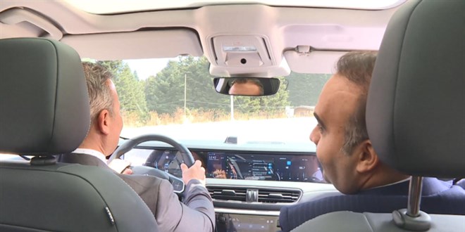 T�rkiye'nin ilk uzay yolcular� Togg'u tecr�be etti