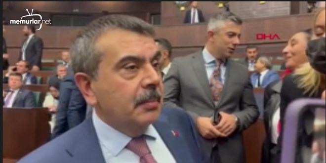 Bakan Tekin yan�tlad�: Ara tatiller kalk�yor mu?