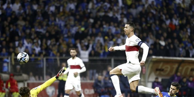 Ronaldo bir ilki daha ba�ard�