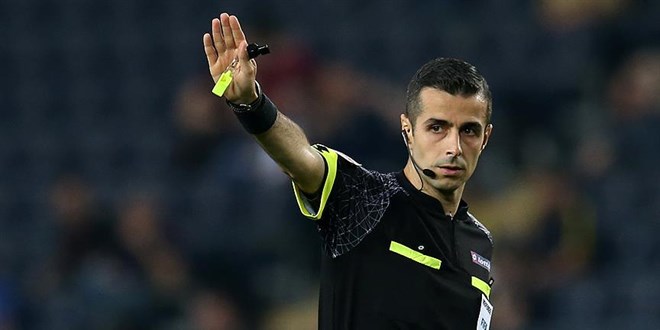 Mete Kalkavan hakemli�i b�rakt�