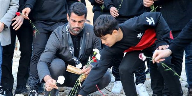 Hatayspor, depremde hayat�n� kaybeden futbolcusu Christian Atsu'yu and�