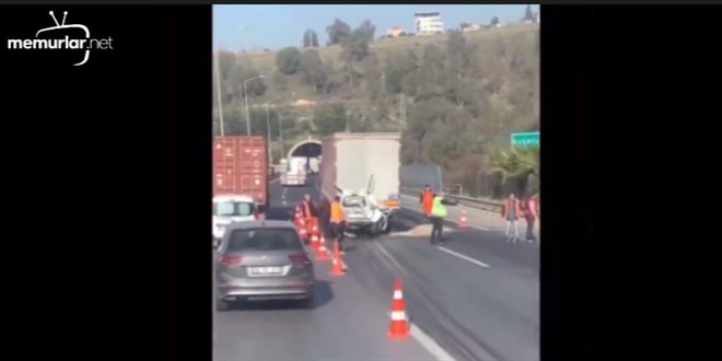 �zmir'de bir ara�, iki t�r�n aras�na s�k��t�