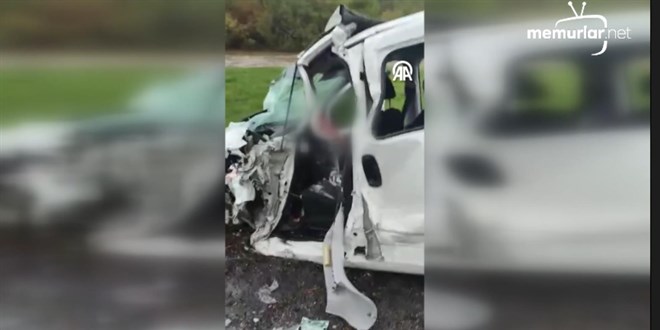 Hafif ticari ara� ile minib�s �arp��t�, 2 ki�i �ld�, 5 ki�i yaraland�