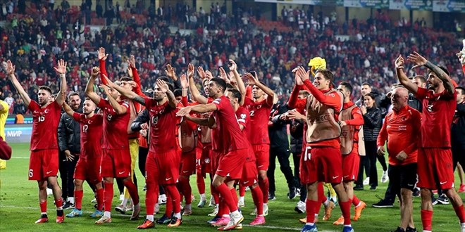 Milli Tak�m�'n�n EURO 2024 �ncesi geni� aday kadrosu a��kland�