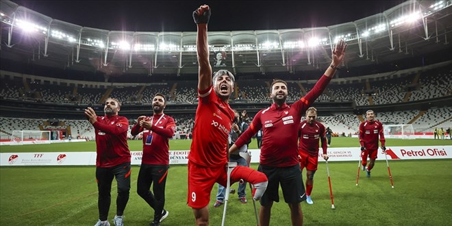 Ampute Milli Futbol Tak�m�, Avrupa �ampiyonas�'nda finale y�kseldi