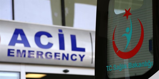 Bursa'da park halindeki t�ra �arpan otomobildeki 2 ki�i �ld�