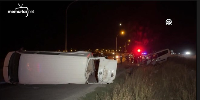 K�tahya'da 4 ara� birbirine girdi: 1 �l�, 8 yaral�