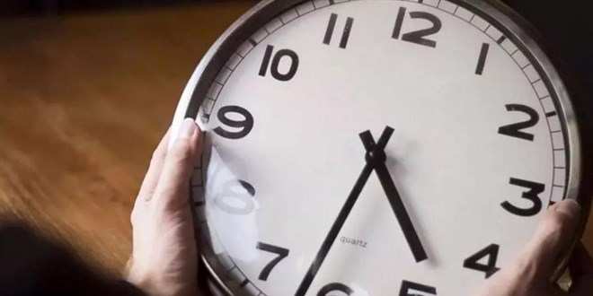 Milyonlarca �al��an� ilgilendiren 'mesai saati' karar�!