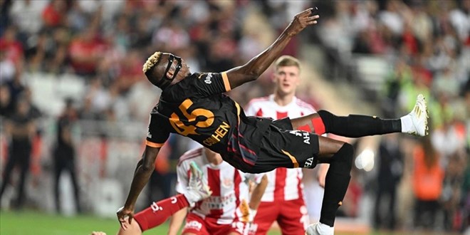 Osimhen'in r�ve�ata gol� tarihe ge�ti