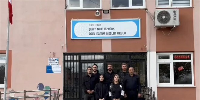 ehit retmenlere Anlaml Anma: Duygu Ykl Video