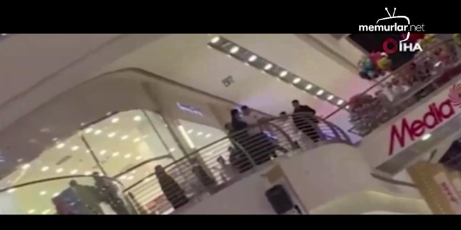 AVM'de tekme ve yumruklar havada u�u�tu