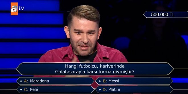 Hangi futbolcu, kariyerinde Galatasaray'a kar�� forma giymi�tir?