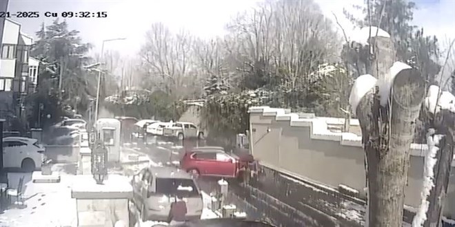 Feci kaza: Kayan cip �nce 4 araca ard�ndan yayaya �arpt�