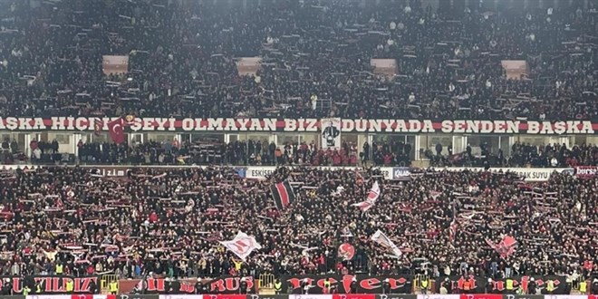 Eski�ehirspor Taraftar Rekorunu Yeniden K�rd�