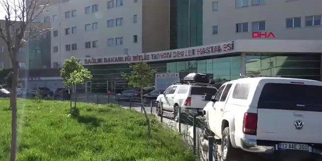 Bitlis'te polis arac� takla att�: 2 yaral�