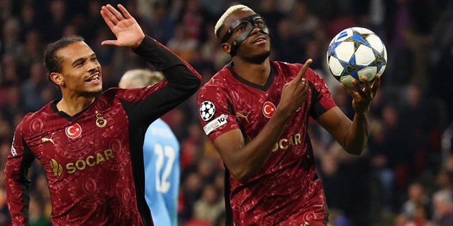 Galatasaray Ajax'� Osimhen'in golleriyle devirdi