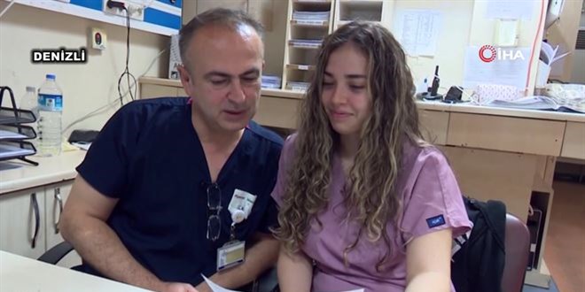 Doktor Baba ve Kz Mesai Arkada Oldu; Yan Yana alyorlar