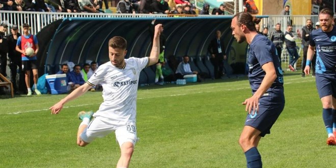 Silahl� kavgada a��r yaralanan futbolcu ent�be edildi