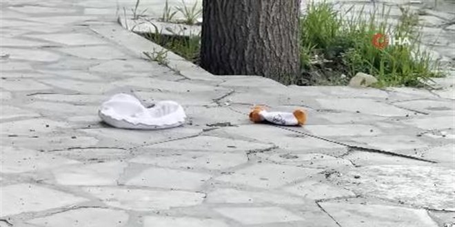 Sinir krizi ge�iren anne 2 ayl�k bebe�ini pencereden att�