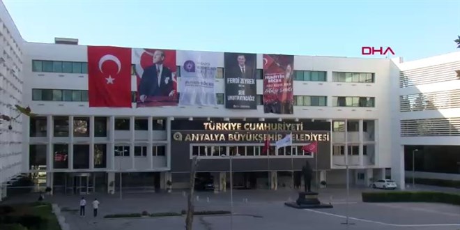 Antalya B�y�k�ehir Belediyesi'ne operasyon: �ok say�da g�zalt�