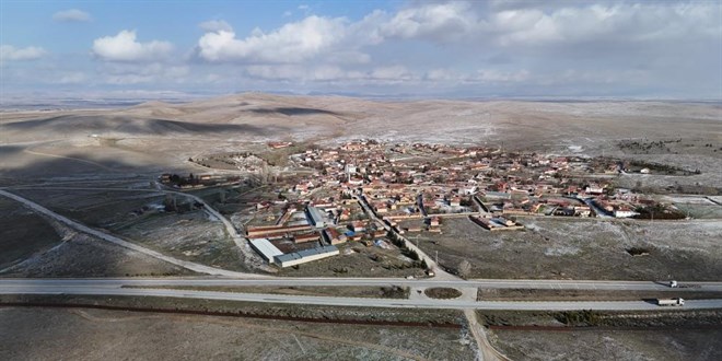 Bir b�l�m� vak�f arazisi bir b�l�m� sit alan�: Bu k�ye mezarl�k bile yap�lam�yor!