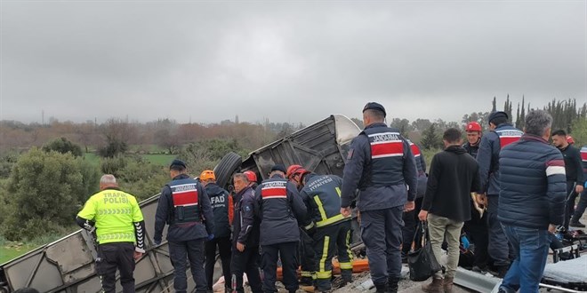 Antalya'daki otob�s kazas�nda �l� say�s� 9'a y�kseldi