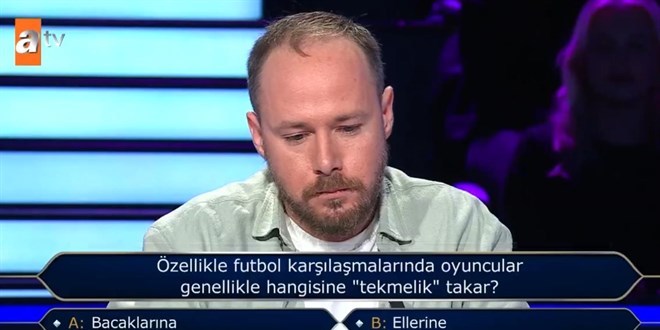 Futbol kar��la�malar�nda oyuncular genellikle hangisine 'tekmelik' takar?