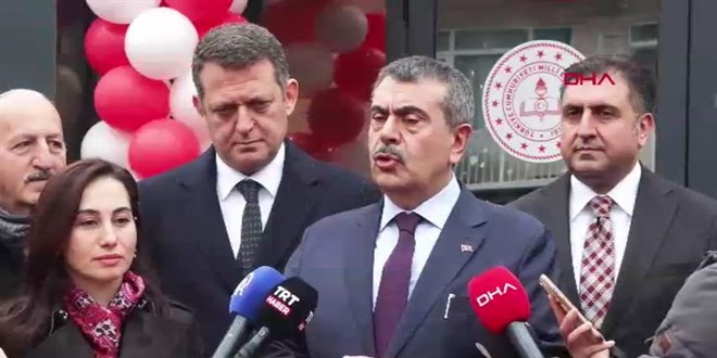 Bakan Tekin, Beykoz Belediyesi Sevgi Bah�esi Anaokulu'nu ziyaret etti