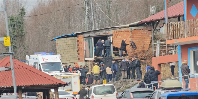 Maden oca��nda g���k: Bir i��i kurtar�ld�, bir ac� haber geldi