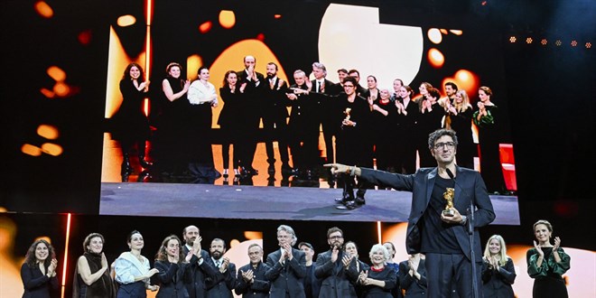 Berlin Film Festivali'nde iki T�rk �d�l ald�