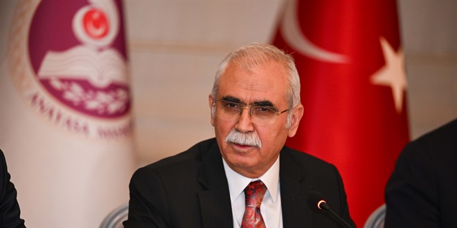 AYM Ba�kan�: Yapay zekay� Eyl�l'de kullanmaya ba�layaca��z