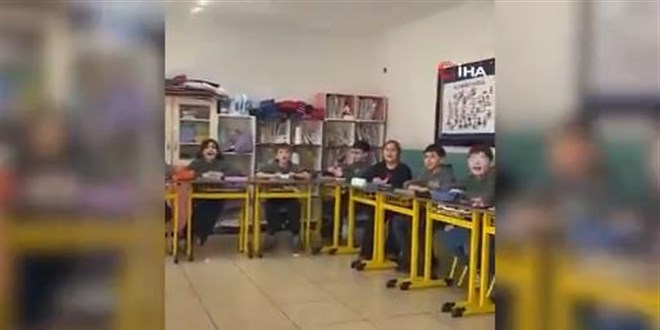 �lkokul ��rencilerinden 'Kabe'de hac�lar' ilahisi