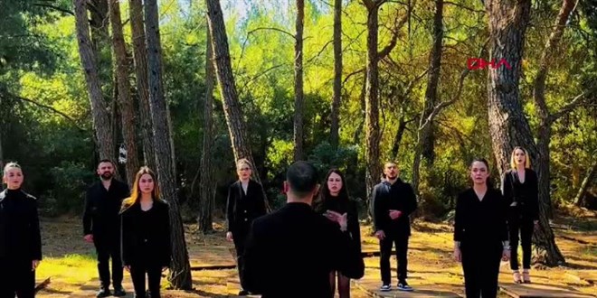 �zmirli ��retmenlerden �anakkale Zaferi'nin 111'inci y�l�na �zel �ark�