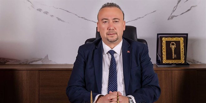 U�ak Belediye Ba�kan� Yal�m otel odas�nda 'Bornoz' ile yakaland�