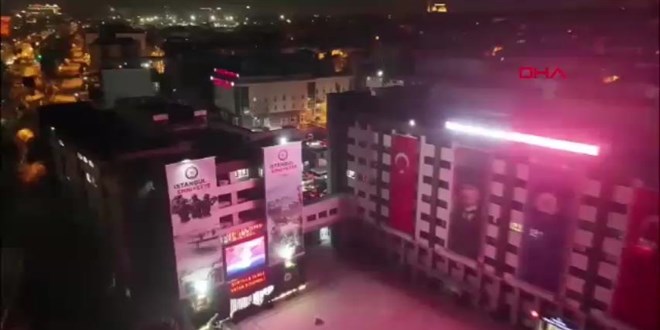 �stanbul merkezli 6 ilde sahte belgelerle ikamet izni ald�ran ��phelilere operasyon: 51 g�zalt�