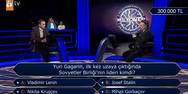 Yuri Gagarin, ilk kez uzaya ��kt���nda Sovyetler Birli�i'nin lideri kimdi?