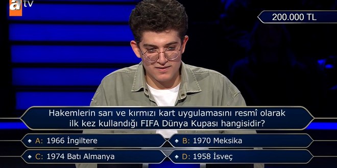 Hakemlerin kart uygulamas�n� resmi olarak ilk kez kulland��� FIFA D�nya Kupas� hangisidir?