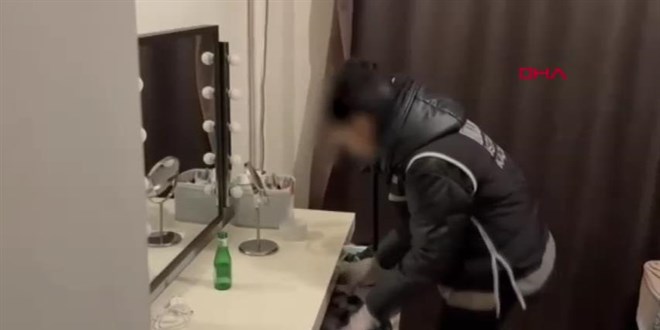 �stanbul merkezli 12 ilde FET� operasyonu 17 g�zalt�