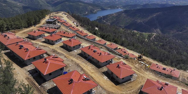 Yanan k�yler yeniden kuruluyor: 138 ev teslime haz�r