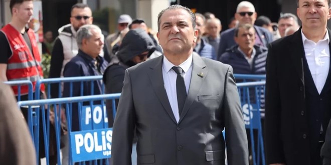 E�me Belediye Ba�kan� Y�lmaz Tozan g�zalt�na al�nd�