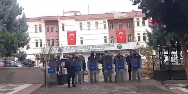 �anl�urfa'da Halfeti Belediyesi'nde 'yolsuzluk' operasyonu; 49 g�zalt�